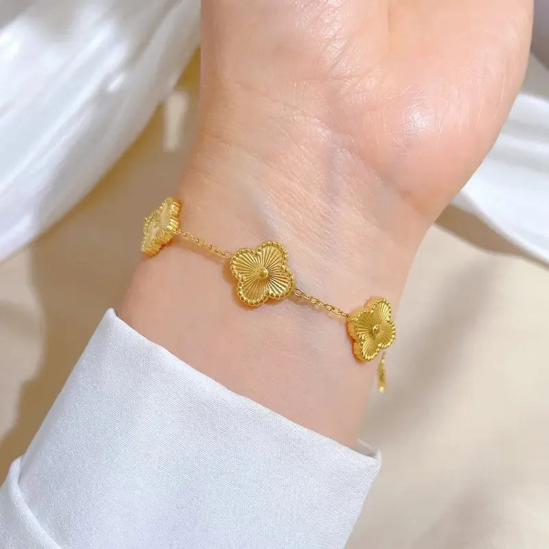 Fleur Essence Floral Bracelet