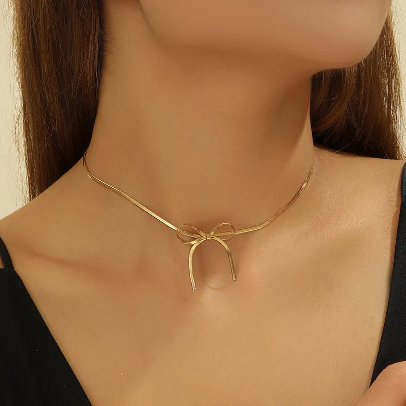 Serenita Graceful Bow Necklace