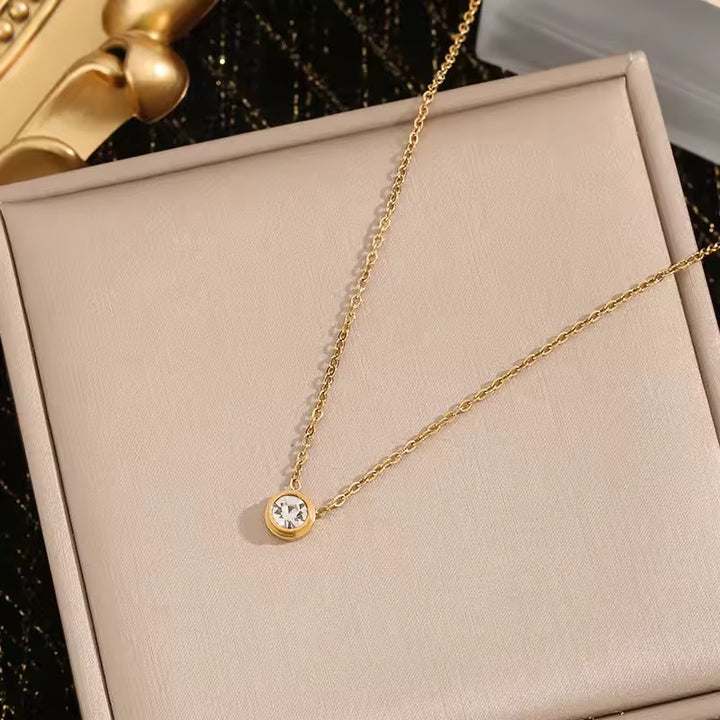 Belle Etoile Solitaire Necklace