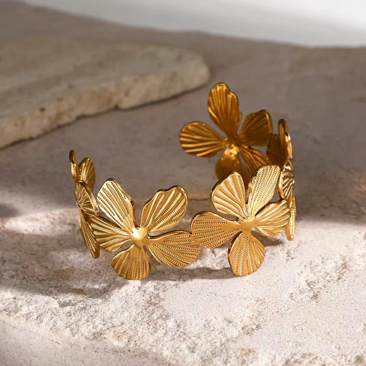 Serenite Fleur Open Bracelet