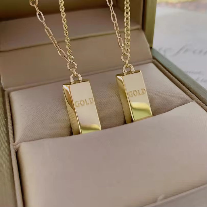 Veron Fortuna Gold Bar Necklace