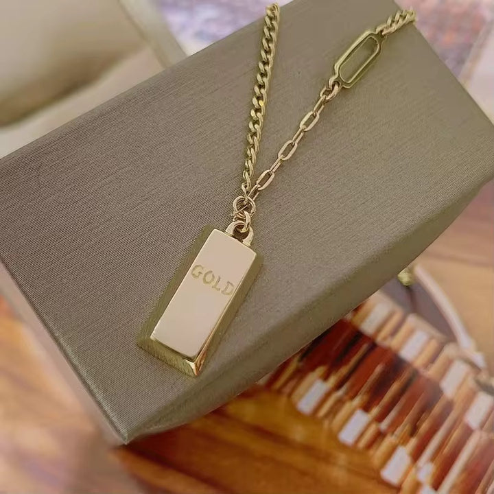 Veron Fortuna Gold Bar Necklace
