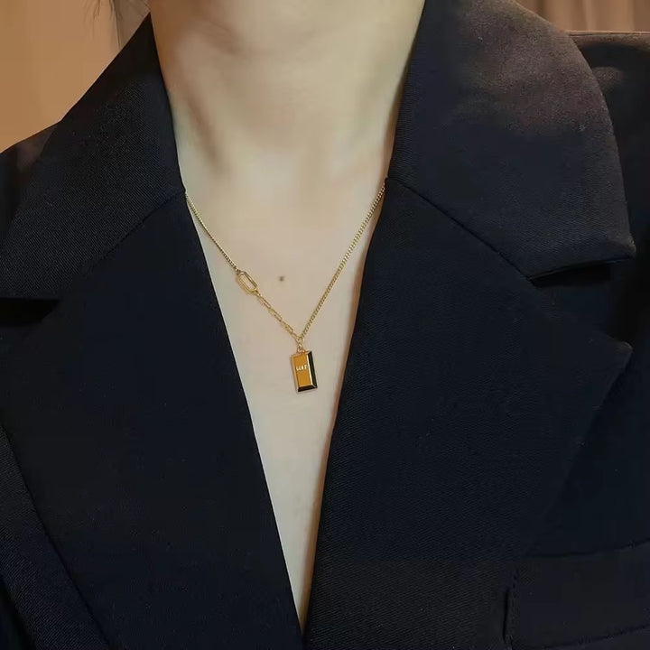 Veron Fortuna Gold Bar Necklace