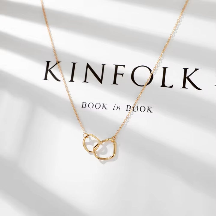 Doux Cercle Linked Gold Necklace