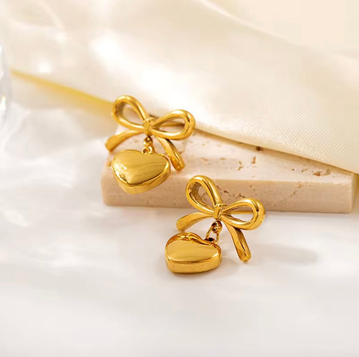 Grazia Heart & Bow Pendant Set