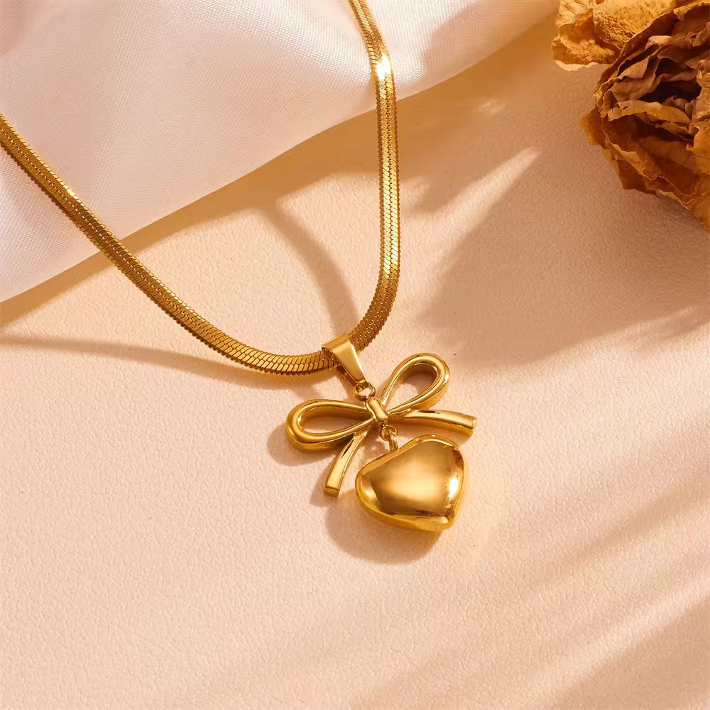 Grazia Heart & Bow Pendant Set