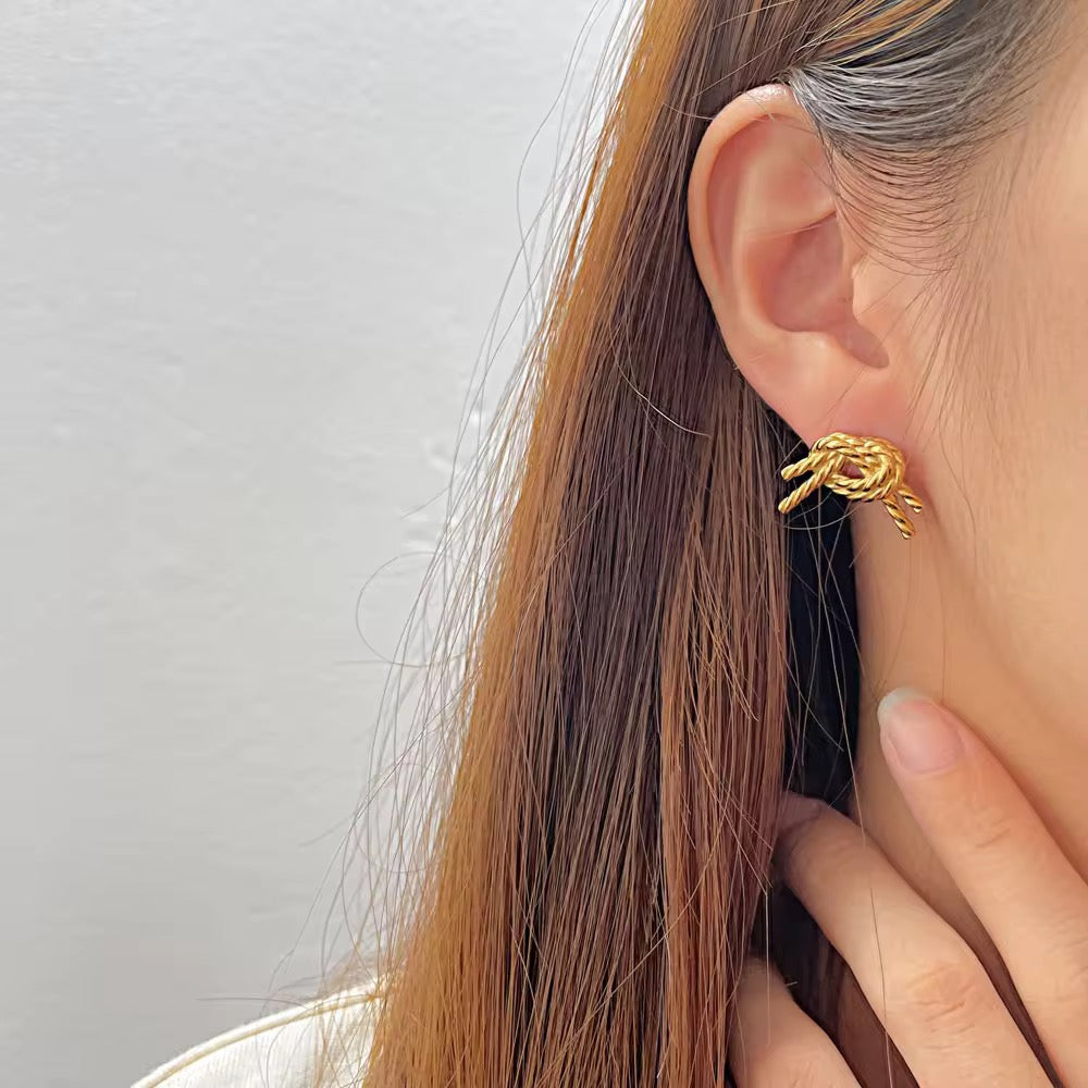 Oro Knot Chic Earrings