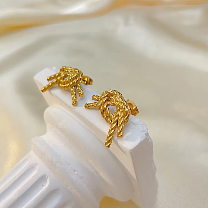Oro Knot Chic Earrings