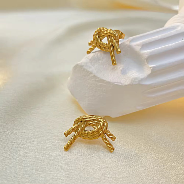 Oro Knot Chic Earrings