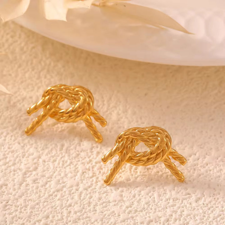 Oro Knot Chic Earrings