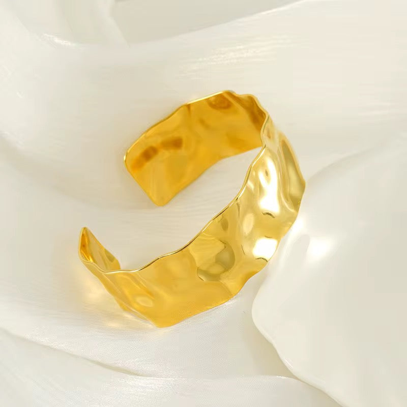 Sculpted Wavy Flow Bracelet