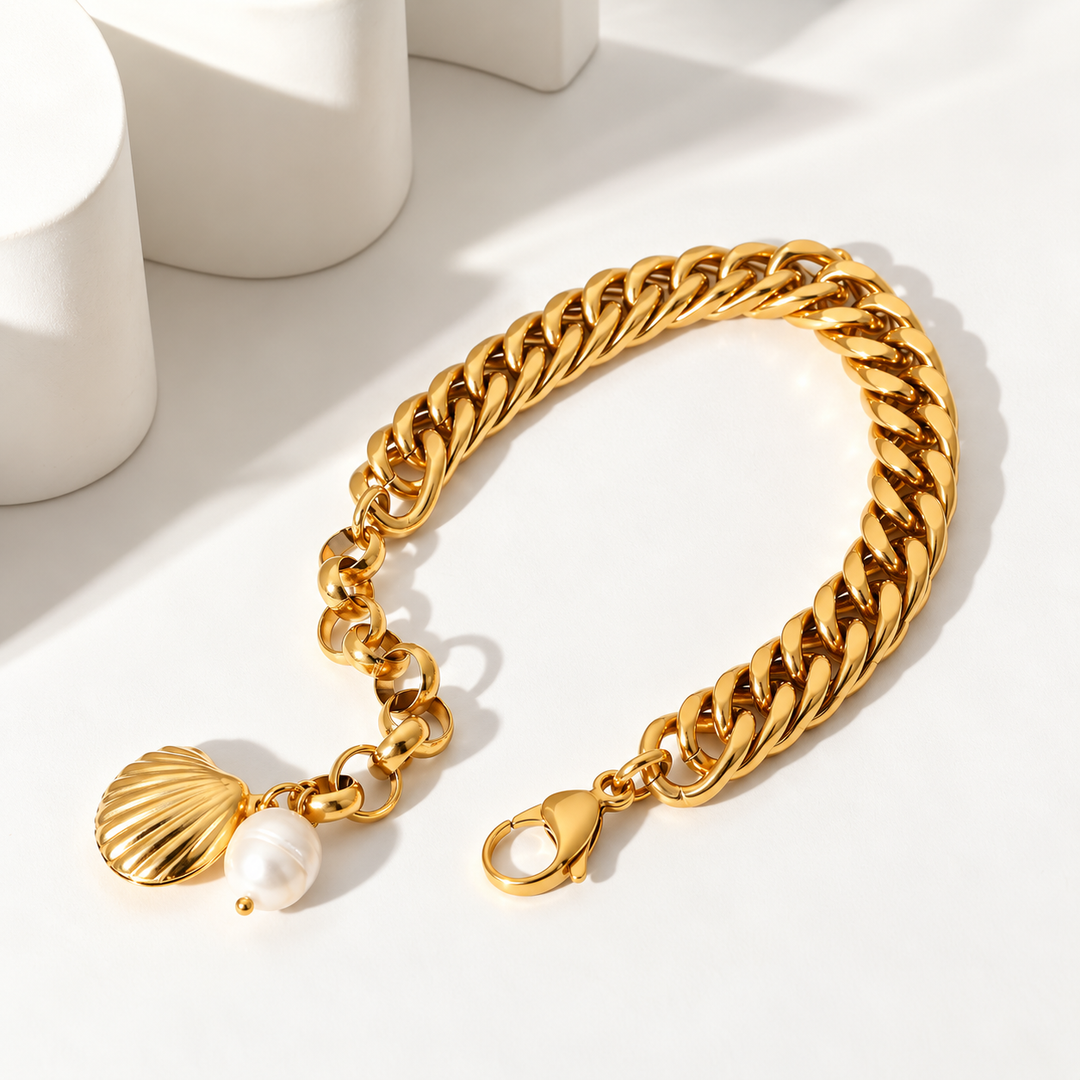 Riviera Shell Curb Chain Bracelet