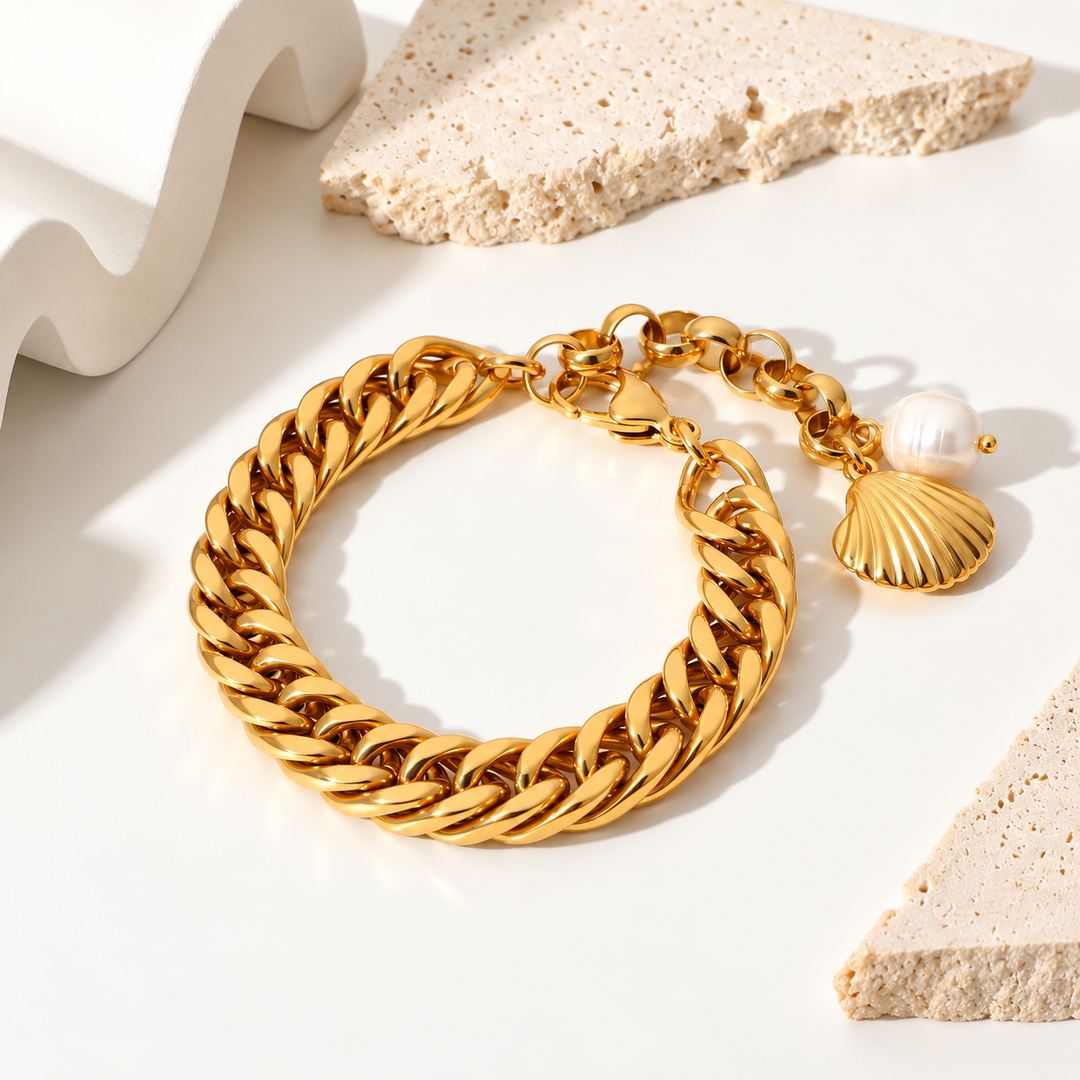 Riviera Shell Curb Chain Bracelet