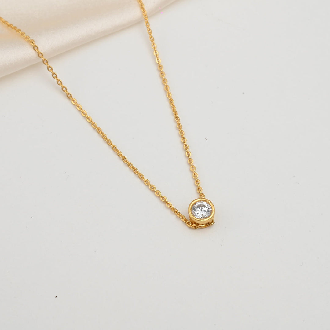 Belle Etoile Solitaire Necklace