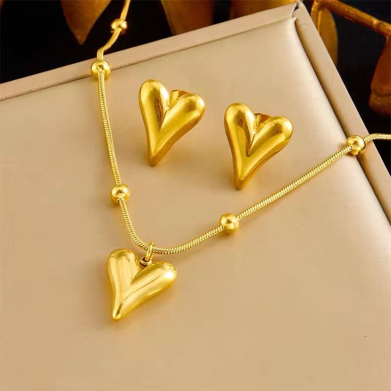 Heart of Gold Pendant Set