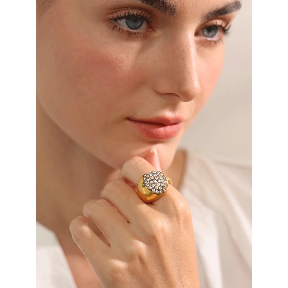 Close-up of a woman&