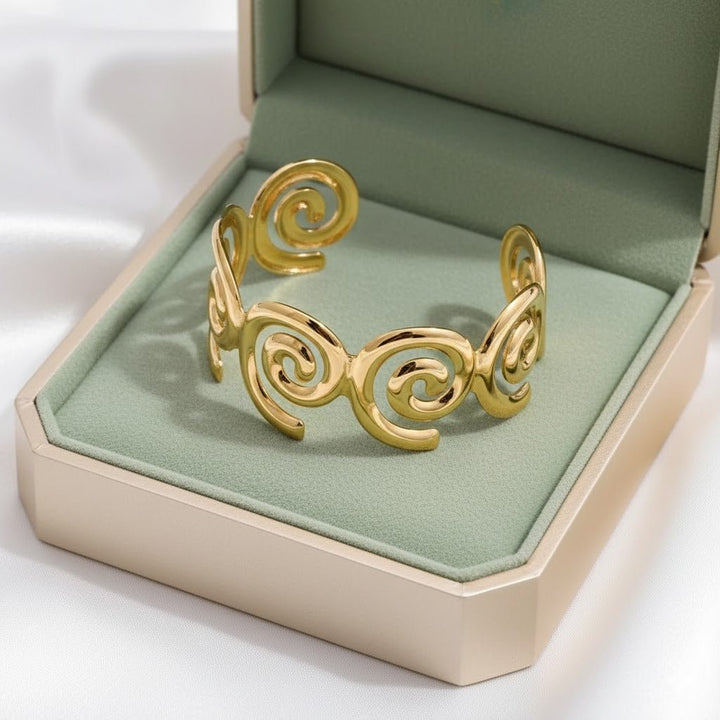 Dreamy Whirlwind Swirls Bracelet - Élan D&