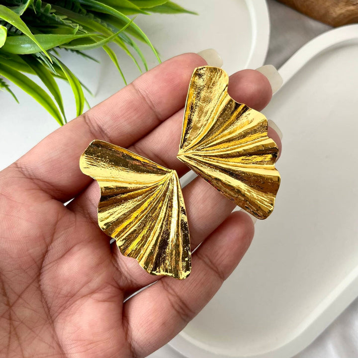 Ginkgo Shell Winged Earrings - Élan D&