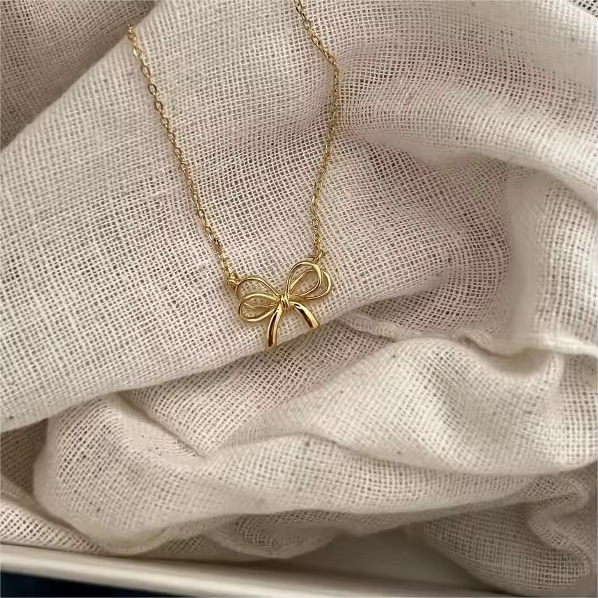 Jolie Ruban Bow Necklace - Élan D&