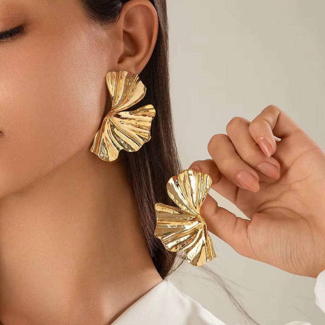 Ruffle Wave Earrings - Élan D&