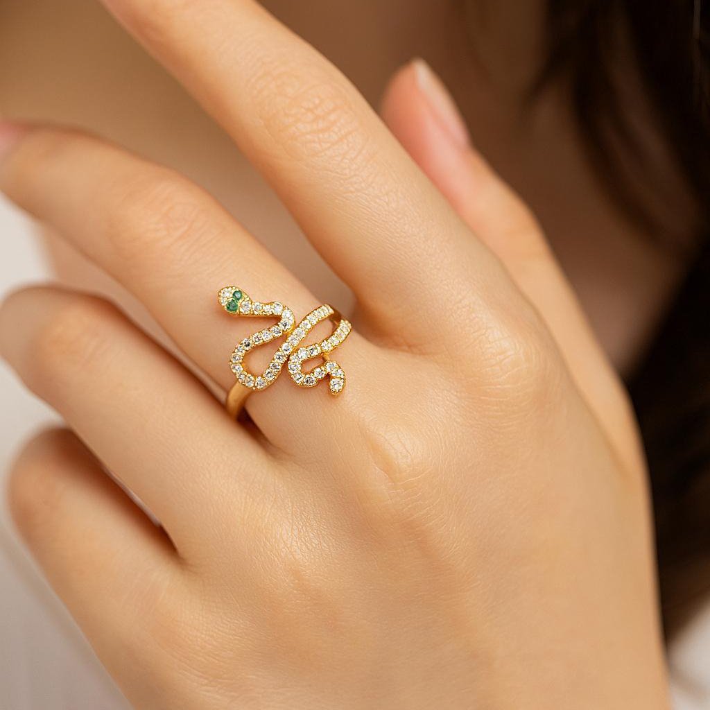 Serpent Crystal Motif Ring - Élan D&